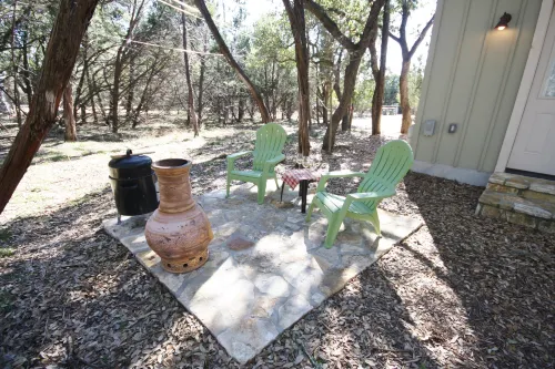 Rustic Charm with Patio and Fireplace - Enchanting Retreat Hotels in Wimberley