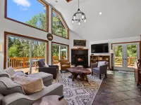 Cozy Lodge with Hot Tub and Game Room - Inviting Mountain Retreat