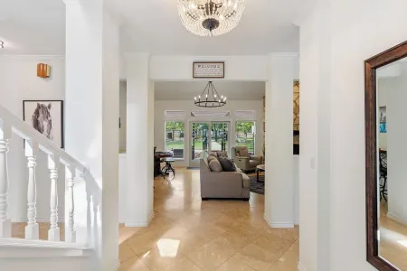 Hill Country Retreat - Pool, Spa, 55 Acres -Only 4 Miles to Downtown Dripping! Отели рядом с достопримечательностью «Ian's Chapel at Camp Lucy»