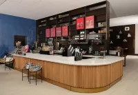 Hyatt Place Pena Station Denver Airport - bar