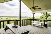 Lake Travis Views and Spacious Layout - Elegant Nature Retreat Hotels in Lago Vista