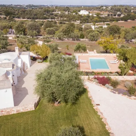 TD Lamiamola Stylish Trulli Lamie with Pool