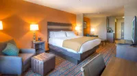 Holiday Inn Express WICHITA SOUTH by IHG - parking