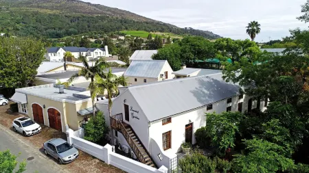 Lemoenkloof Boutique Hotel