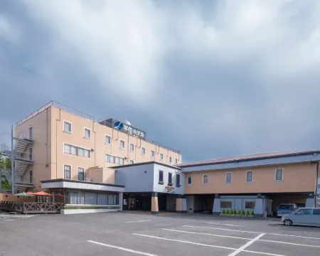 โรงแรม Usa Riverside โรงแรมในUsa