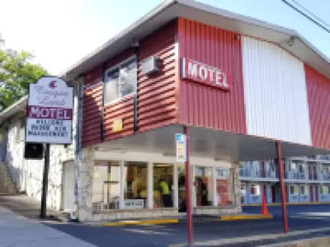 Cougar Land Motel Hotels in Pullman