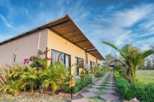 Panarpani Retreat Pachmarhi Hotels in Hoshangabad