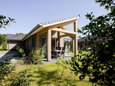 Atmospheric Bungalow Near the Veluwe Hoteles en Putten