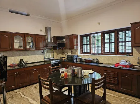 De Royale Summit Home Stay