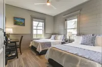 Harborwalk Lodge فنادق في Hitchcock