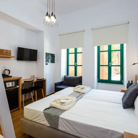 Ink Hotels Phos