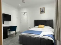 Inviting 2-Bed Apartment in Ilford Hotels in Woodford