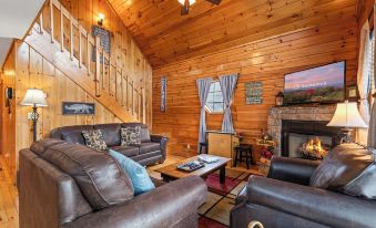 Bear Hideaway Cozy 3BR Cabin