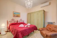 Villa Alberti 900m from Garda Lake
