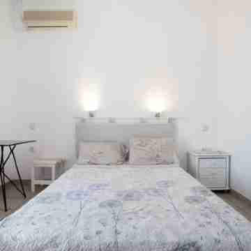 Vibrant Spetses - Mata Colorful Nest Rooms