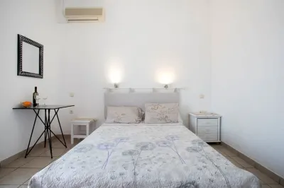 Vibrant Spetses - Mata Colorful Nest Hotels in Spetses New Port