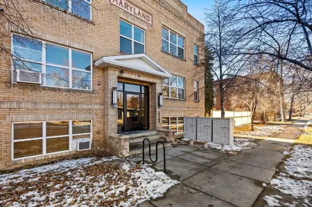 Aisling Suites Отели в г. Cascade County