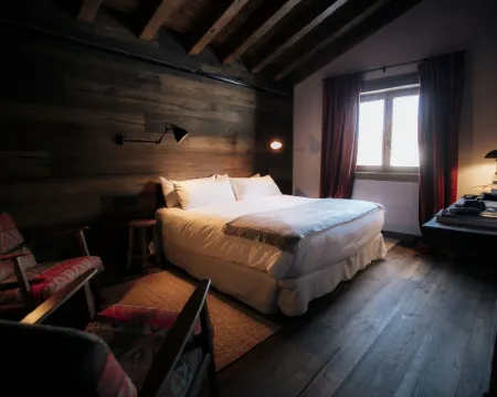 L'Ovella Negra Mountain Lodge Hotels in Canillo