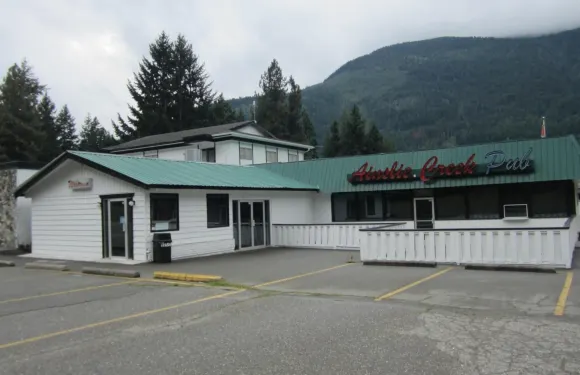 強大的弗雷澤汽車旅館