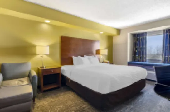 Clarion Pointe Staunton East Hoteles en Staunton