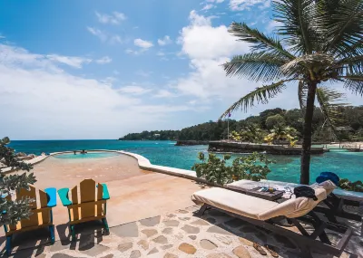 GoldenEye Hotels near Pantai James Bond