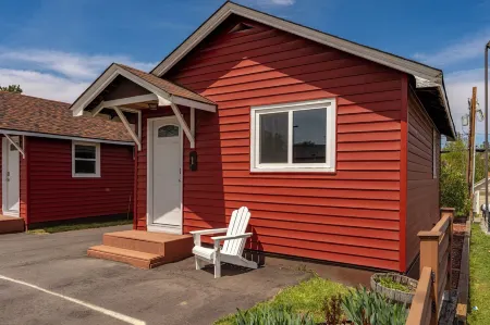 Vacation UniquEly cottage #1 Отели в г. Или