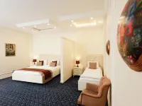 East Legend Hotel Hotel in zona Piazza della Bandiera Statale