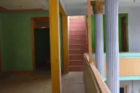 Mid Valley Guest House Отели в г. Сиалкот