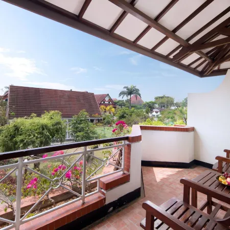 Royal Hotel and Villa Batu