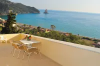 Apartments with Pool Maria on Agios Gordios Beach