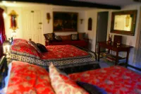 Daniels House Inn Hotels in Salem