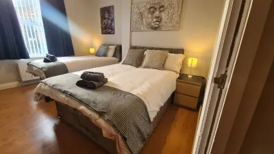 Waterworks En Suite Rooms with Private Living Room