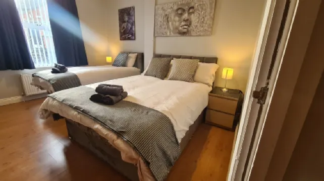 Waterworks En Suite Rooms with Private Living Room