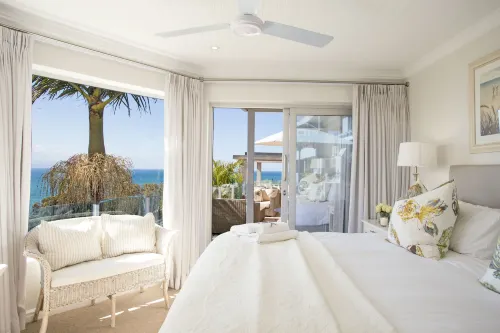 Ocean Watch Guest House - parkir