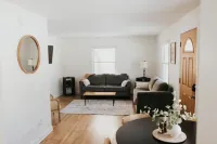 Charming Franklin House: Close to Campus, Sleeps 6