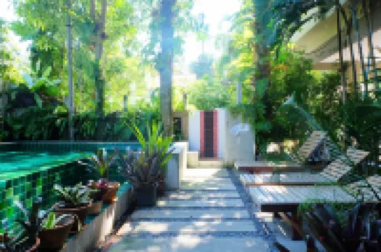 เบญจมาศ เพลส