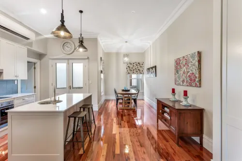 Grandview Accommodation - the Flaxley Apartments - Parking