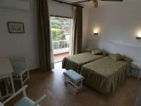 Hostal Port Fornells - Pensions