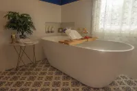 Heytesbury House Hotels in Terang