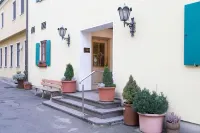 Gasthof Zur Sonne Hotel dekat Erholungsanlage See Markt Kellmünz An Der Iller