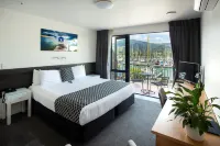 Harbourside Lodge