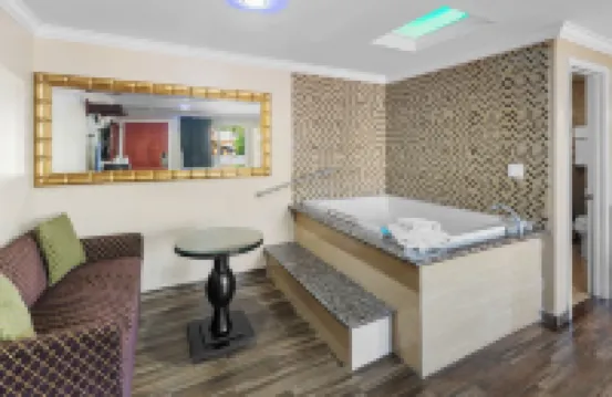 Sky Palm Motel - Orange