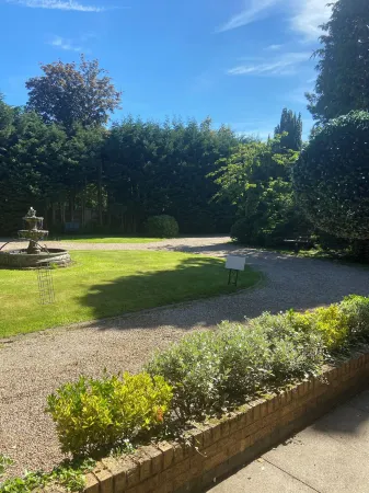 Barncroft Luxury Bed & Breakfast Отели в г. Балолл Коммон