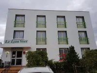 Le Lyon Vert Hotels in Commentry