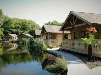Canada Lodge and Lake Hotels in Pentyrch