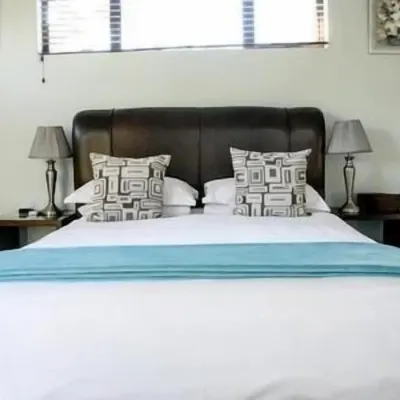Princes Lodge Guesthouse Các khách sạn gần Trung tâm mua sắm Hemingways Mall