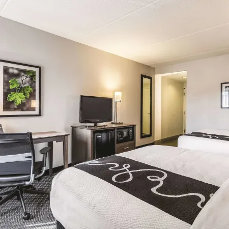 La Quinta Inn & Suites by Wyndham Columbia / Fort Meade