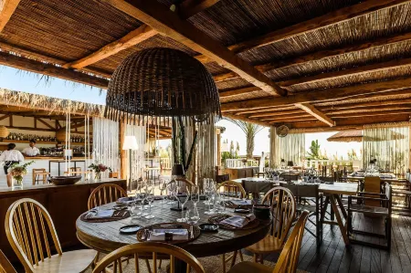 Cumeja Beach Club & Hotel