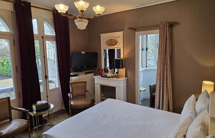 Le Castel Guesthouse