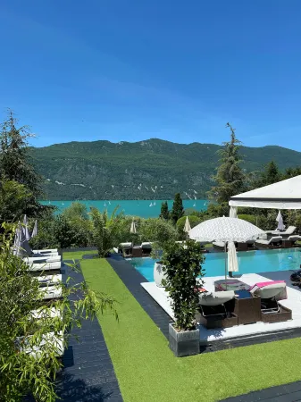 Les Suites du Lac Отели в г. Экс-ле-Бен